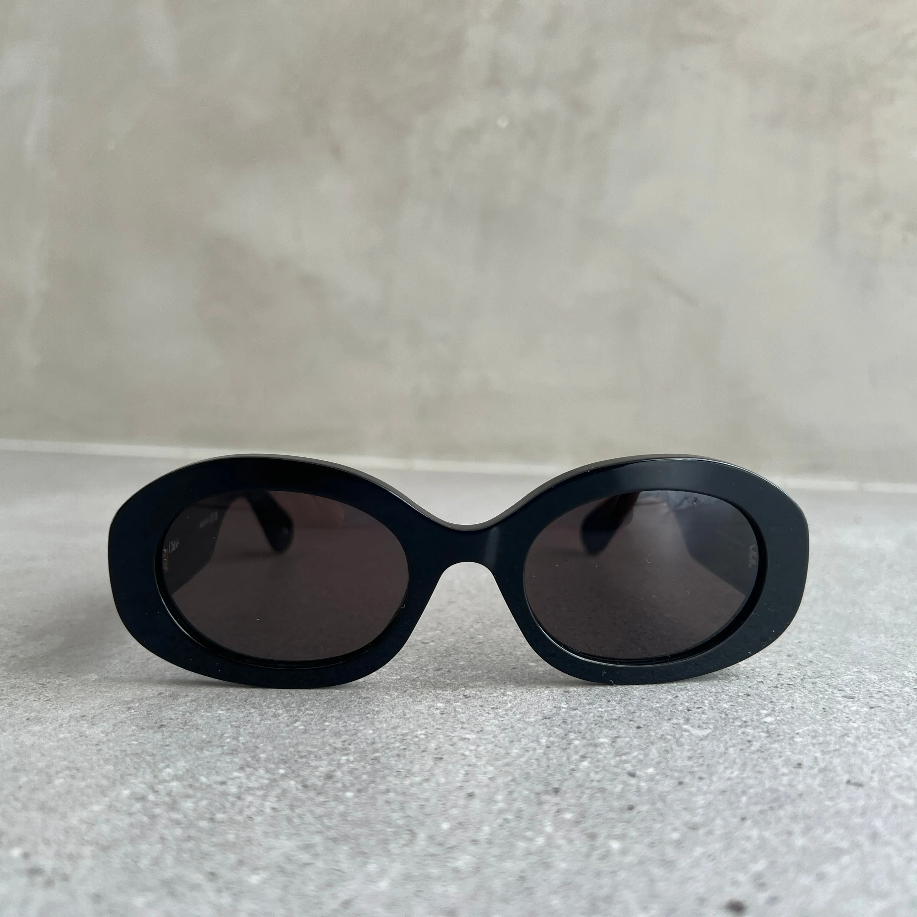 Chloe Sun CH0258S Naomy Oval, Black