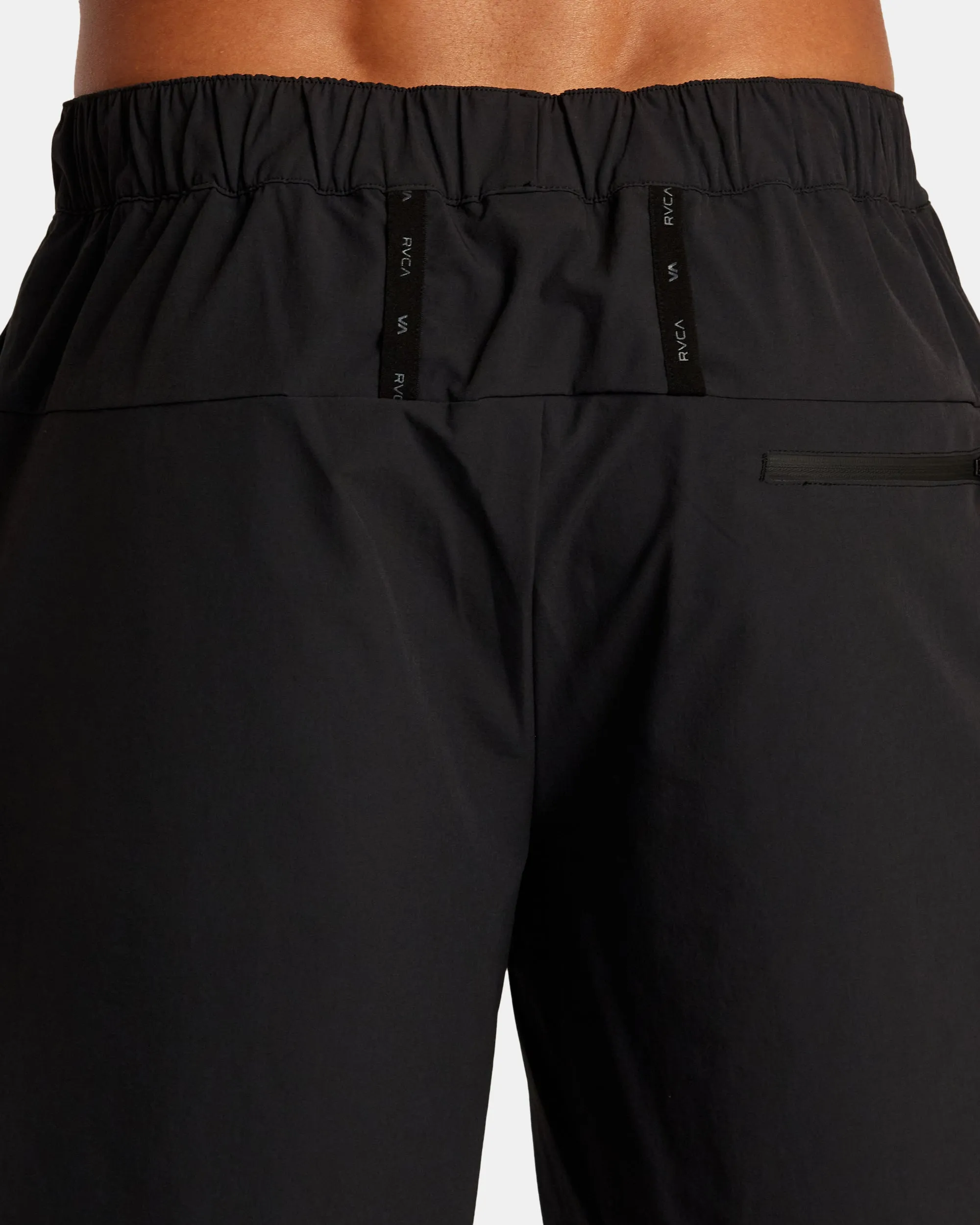 Outsider 17" Shorts - Black
