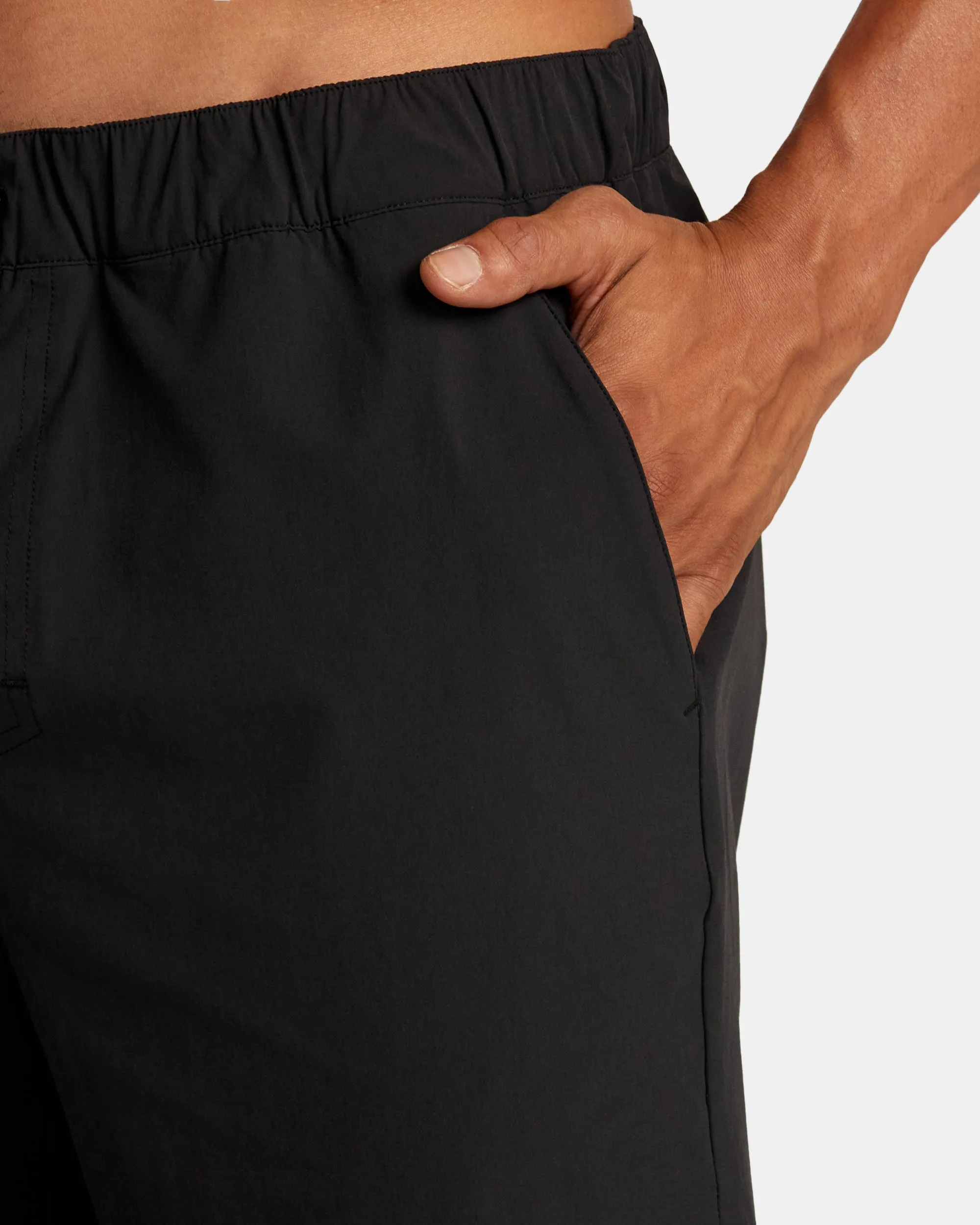 Outsider 17" Shorts - Black