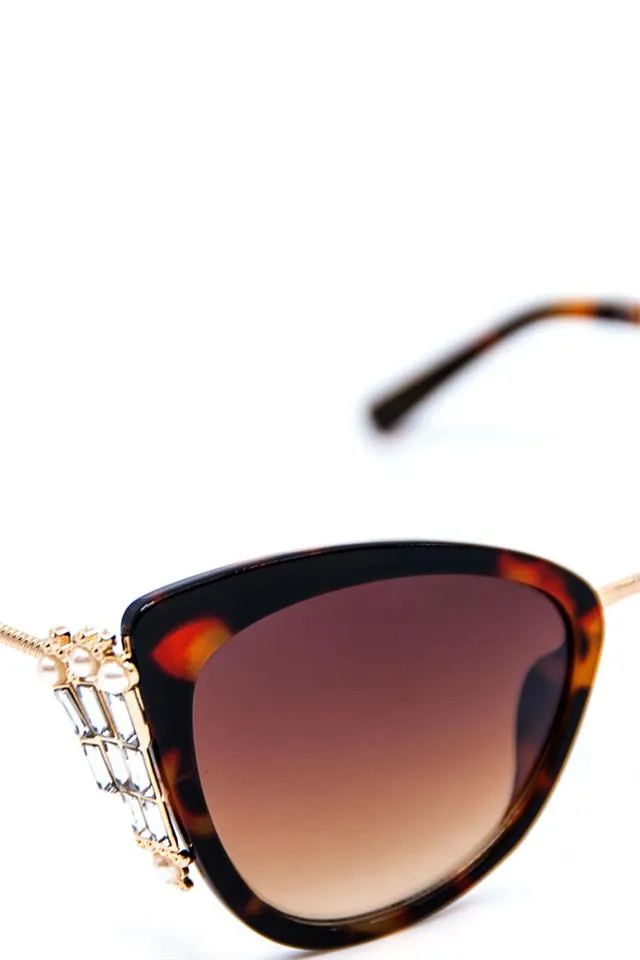 VG Classy Rhinestone Cat Eye Sunglasses for women